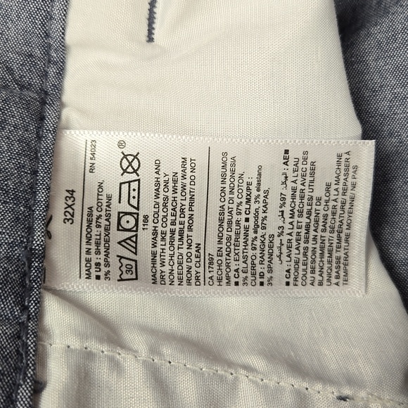 Old Navy light blue Ultimate Straight cotton chambray pants, size 32×34, NWT - Picture 9 of 11